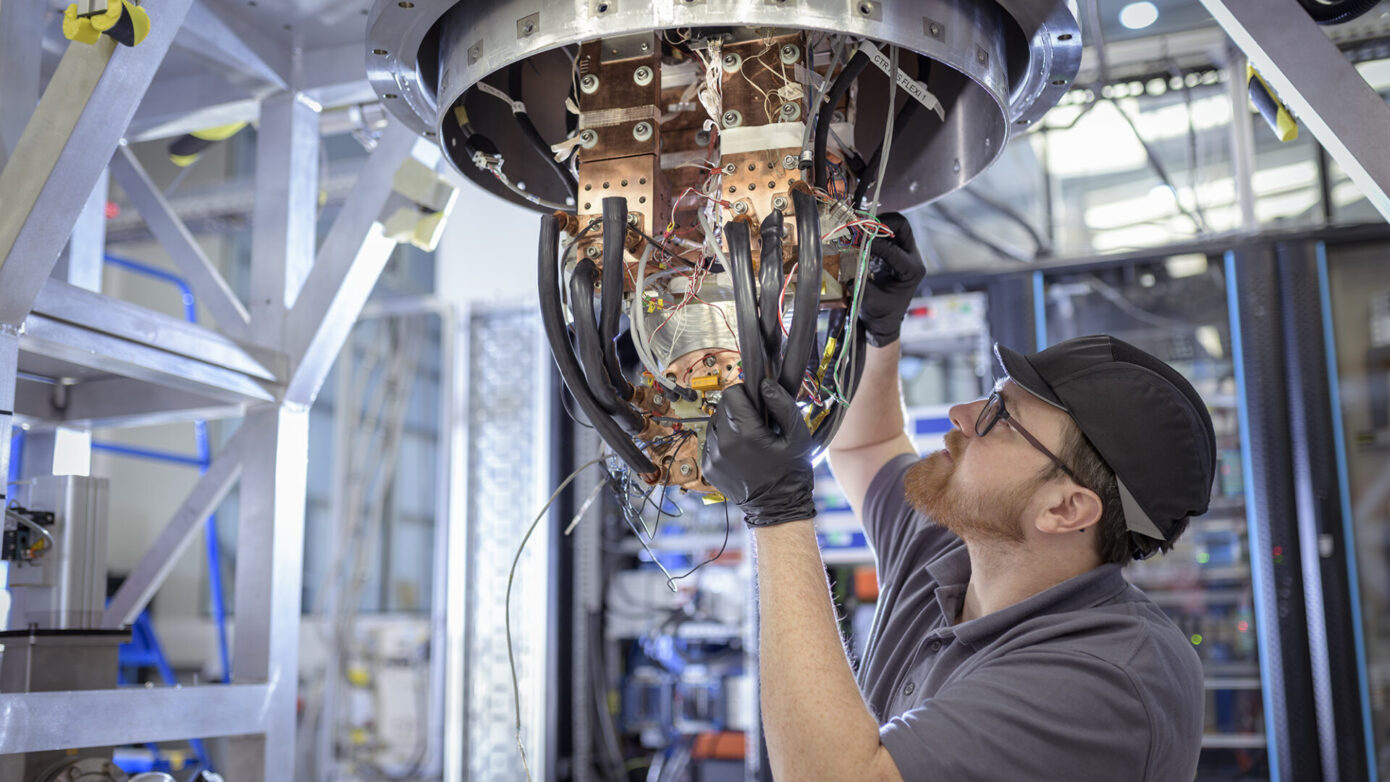 Tokamak Energy Contracted by General Atomics to Advance Next-Generation Submarine Program